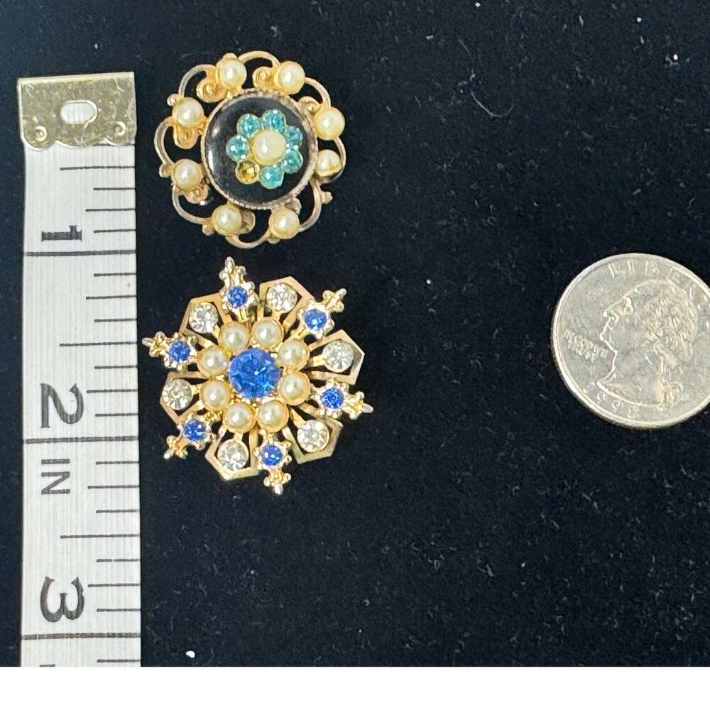 set of 2 vintage faux pearl gold toned brooches